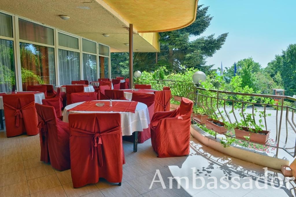 restaurants-restaurants