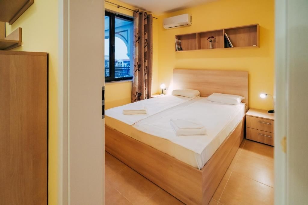 rooms-standard-apartment-balcony