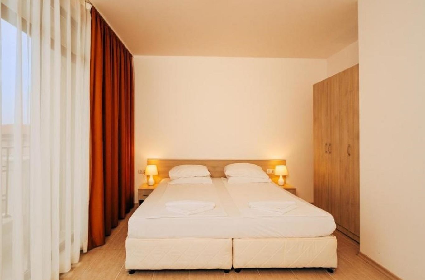 rooms-2-bedroom-standard-apartment-balcony