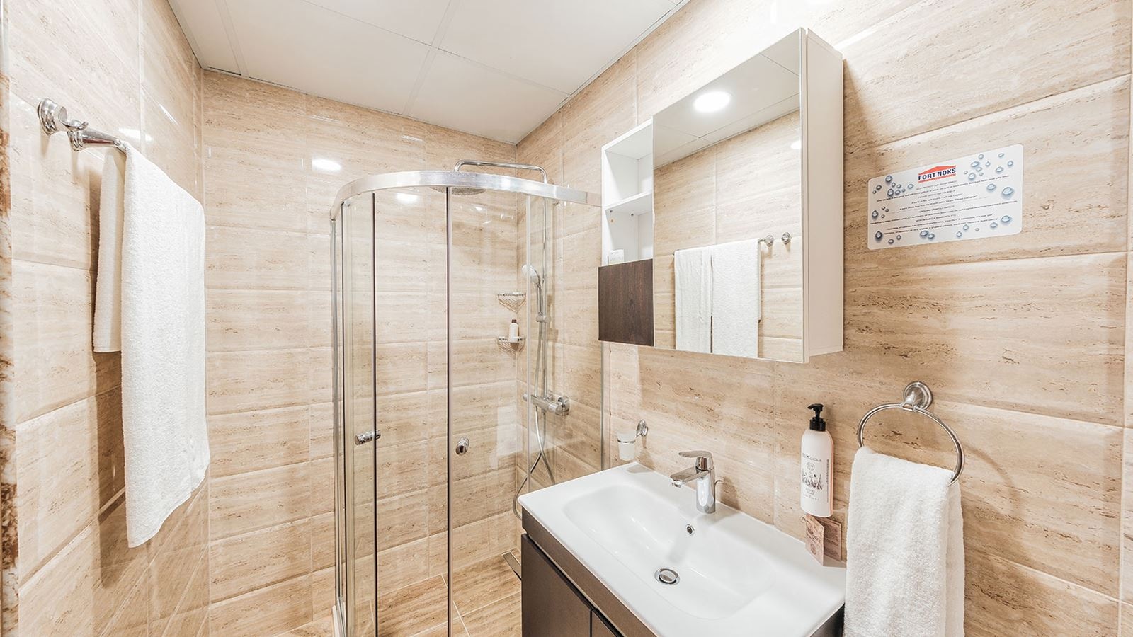 rooms-single-wchild-standard-familyroom-balcony-or-terrace