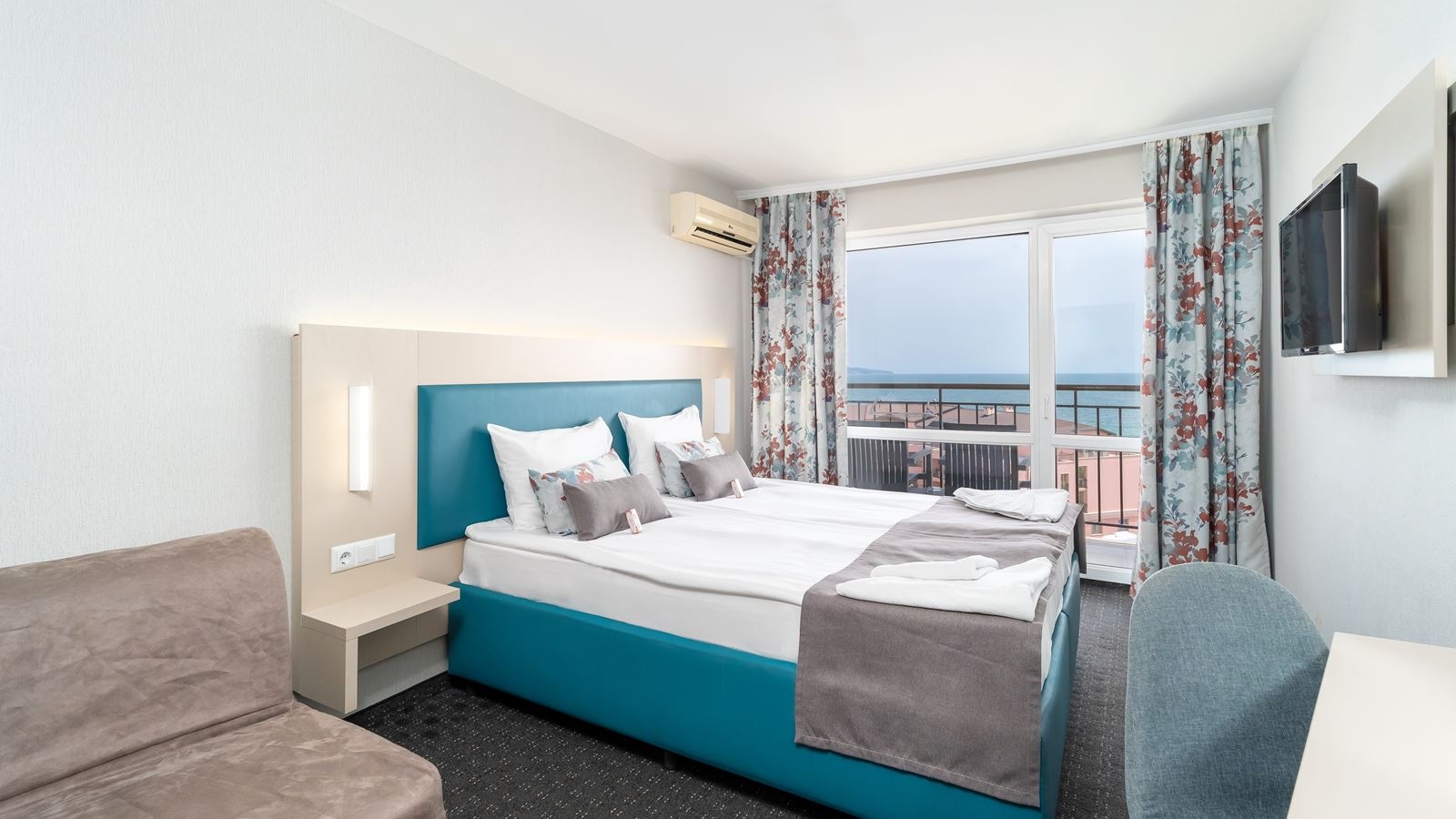 rooms-twin-standard-room-balcony