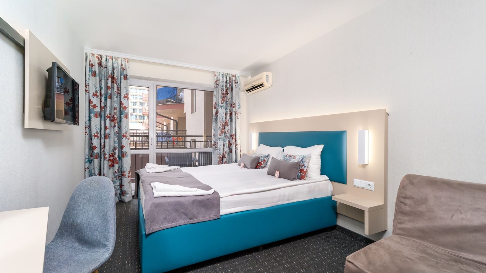 rooms-twin-standard-room-balcony