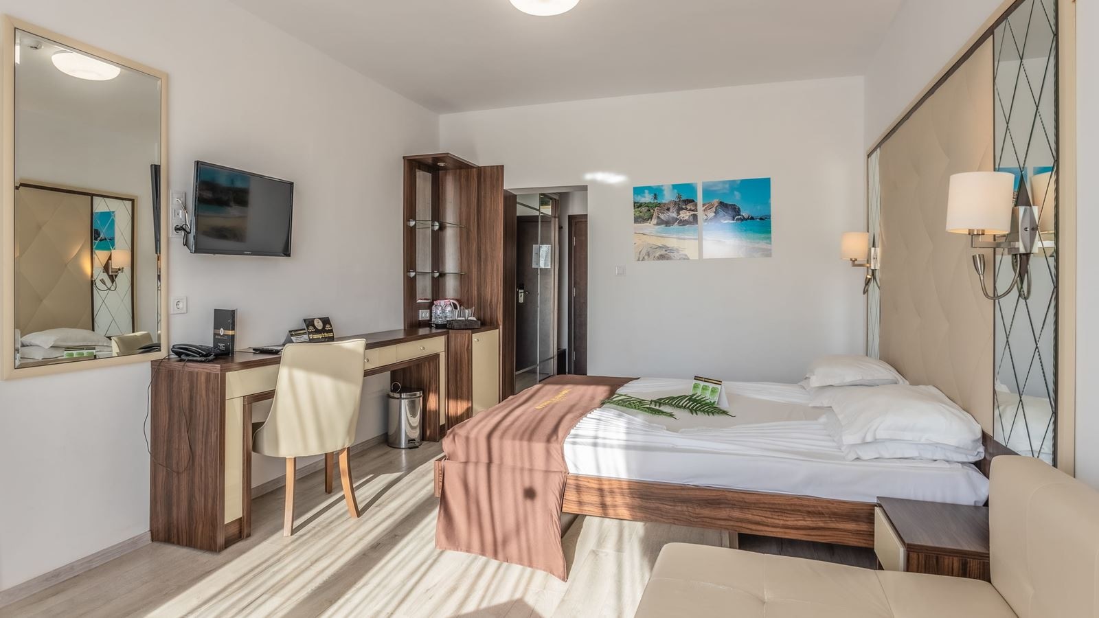 rooms-double-deluxe-room