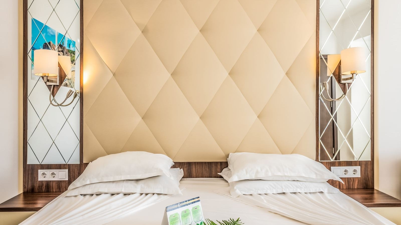 rooms-double-deluxe-room