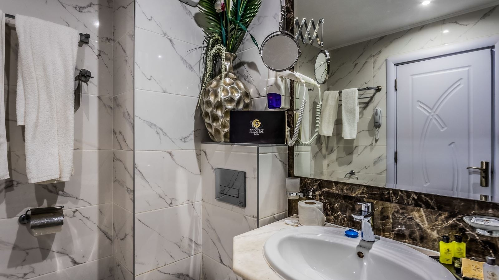 rooms-double-deluxe-room