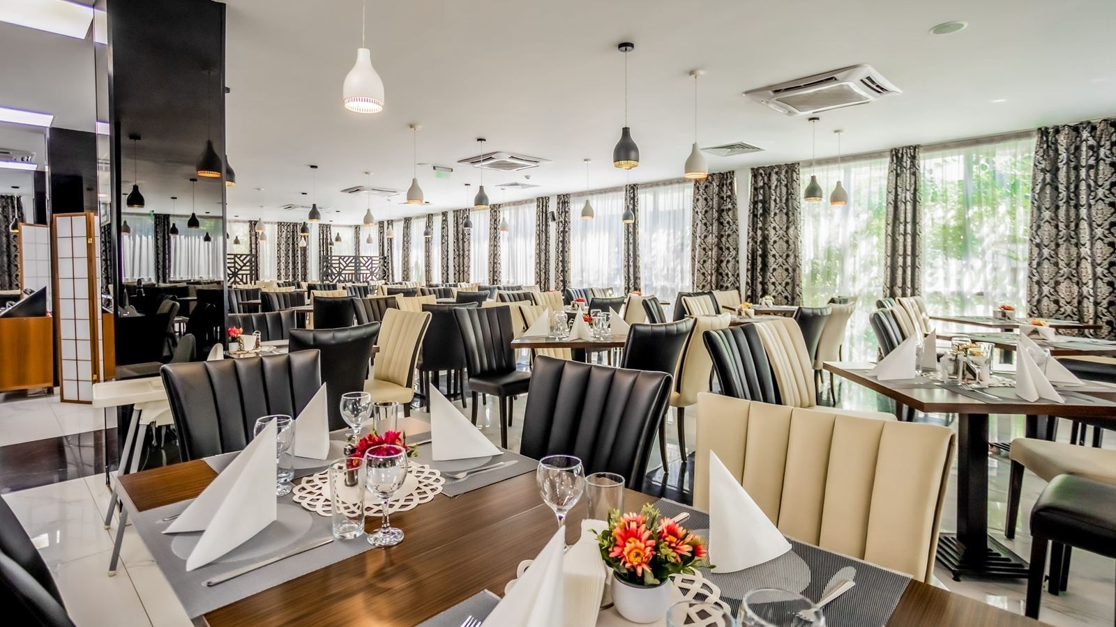 restaurants-main-restaurant