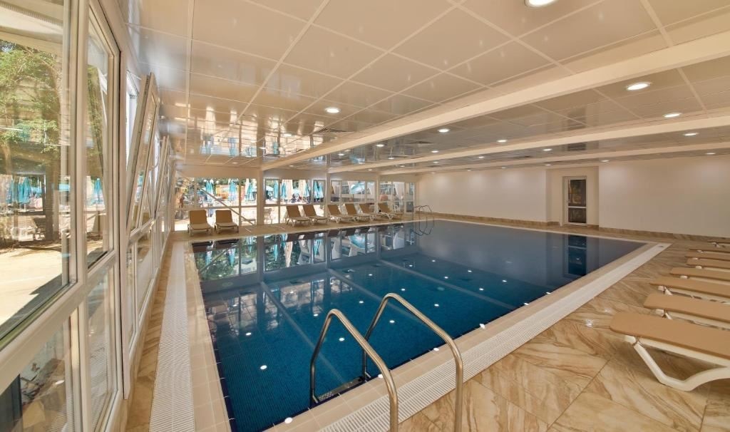 pools-indoor-pool