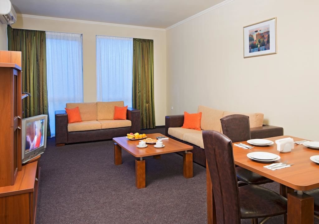 rooms-standard-suite-balcony-or-terrace