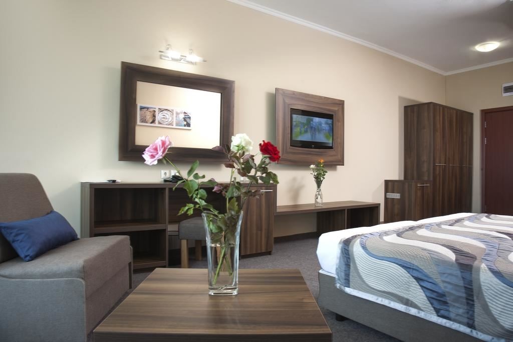 rooms-twin-superior-room-seaview-balcony-or-terrace