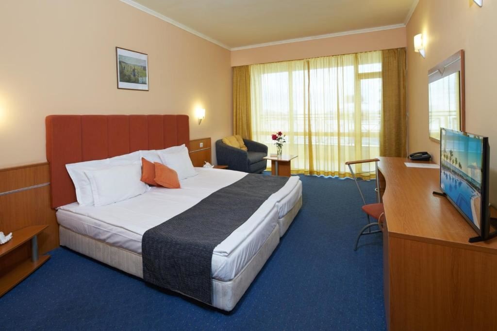 rooms-double-standard-room-seaview-balcony-or-terrace