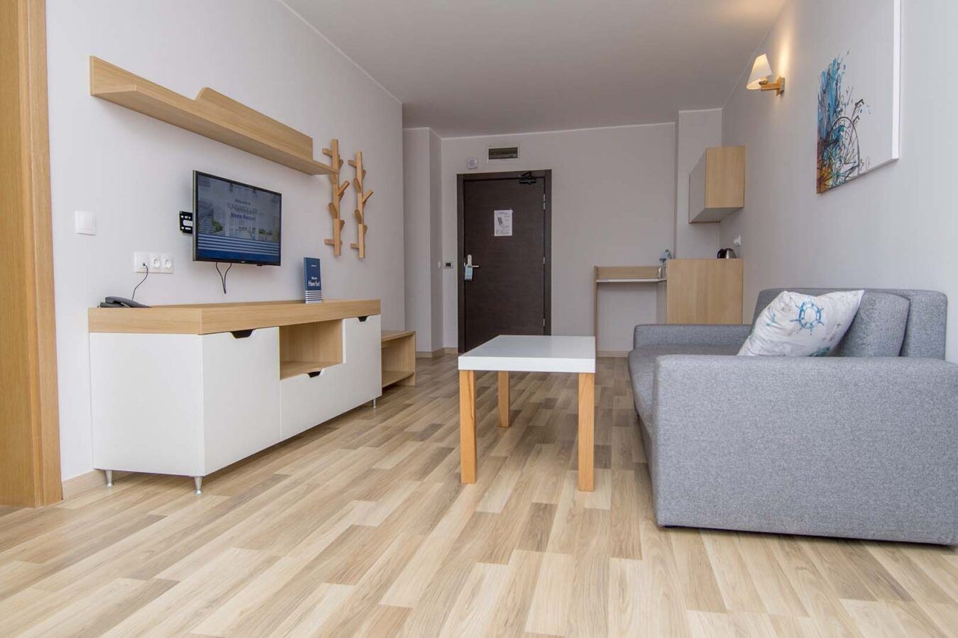 rooms-2-bedroom-standard-apartment-balcony