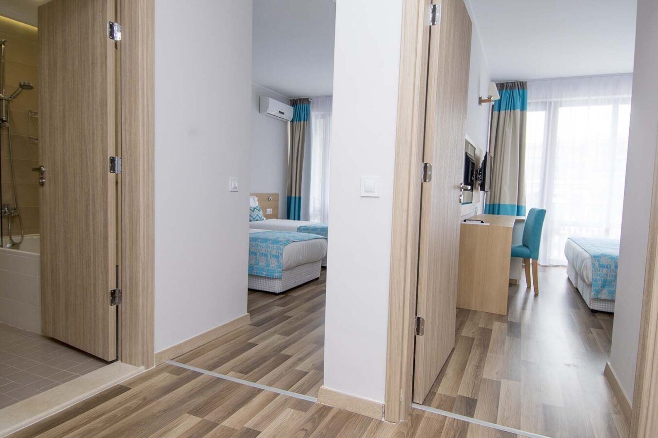 rooms-2-bedroom-standard-apartment-balcony