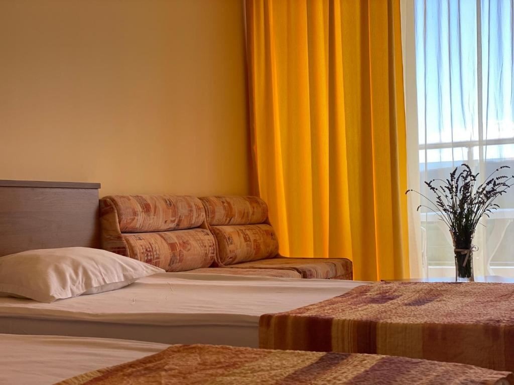 rooms-twin-standard-room-balcony-or-terrace