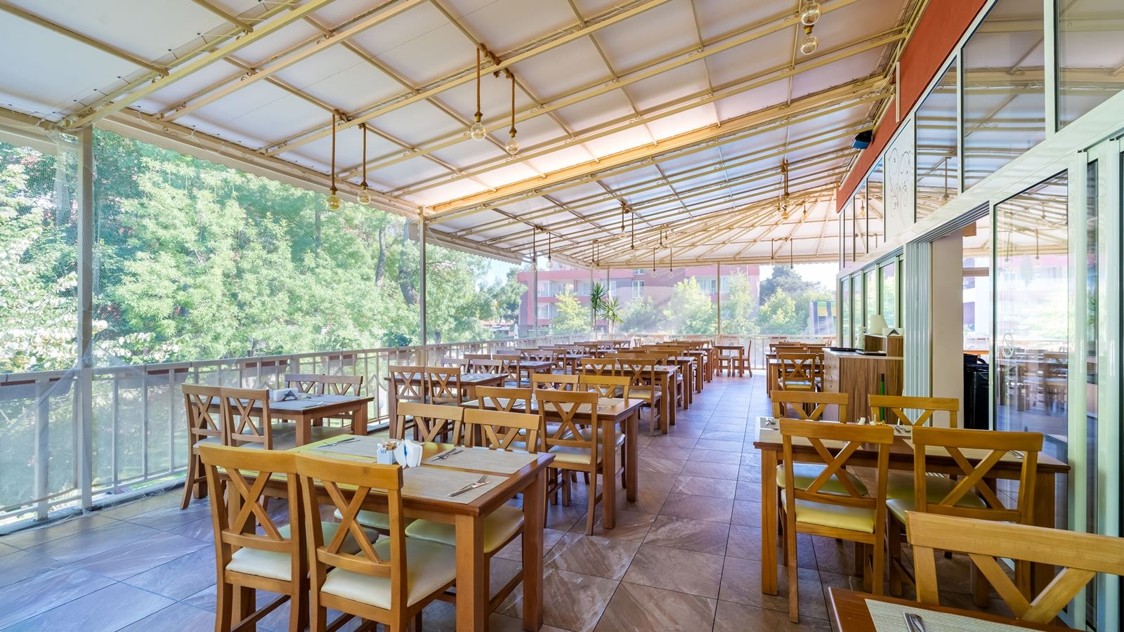 restaurants-main-restaurant