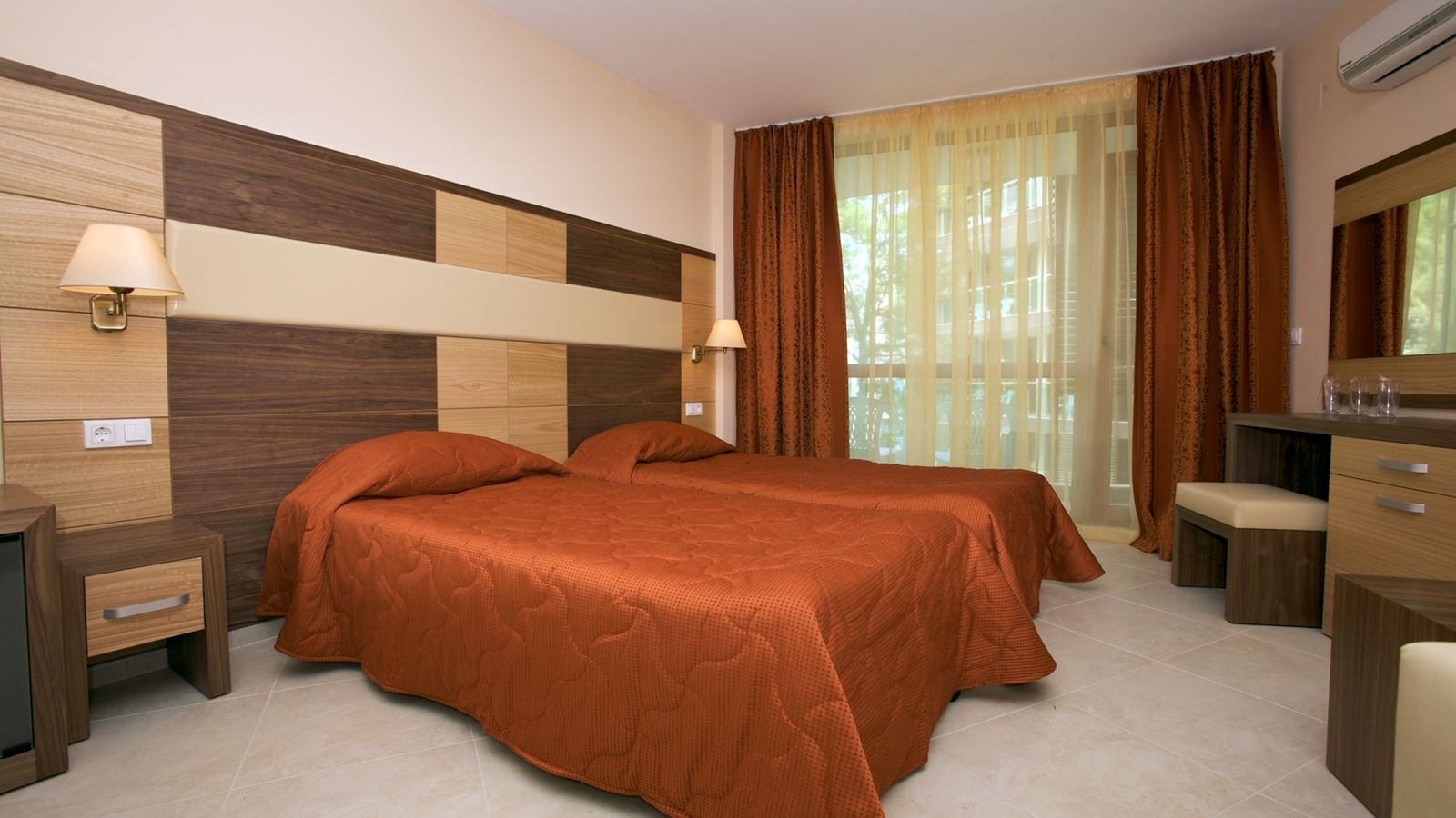 rooms-standard-apartment-balcony