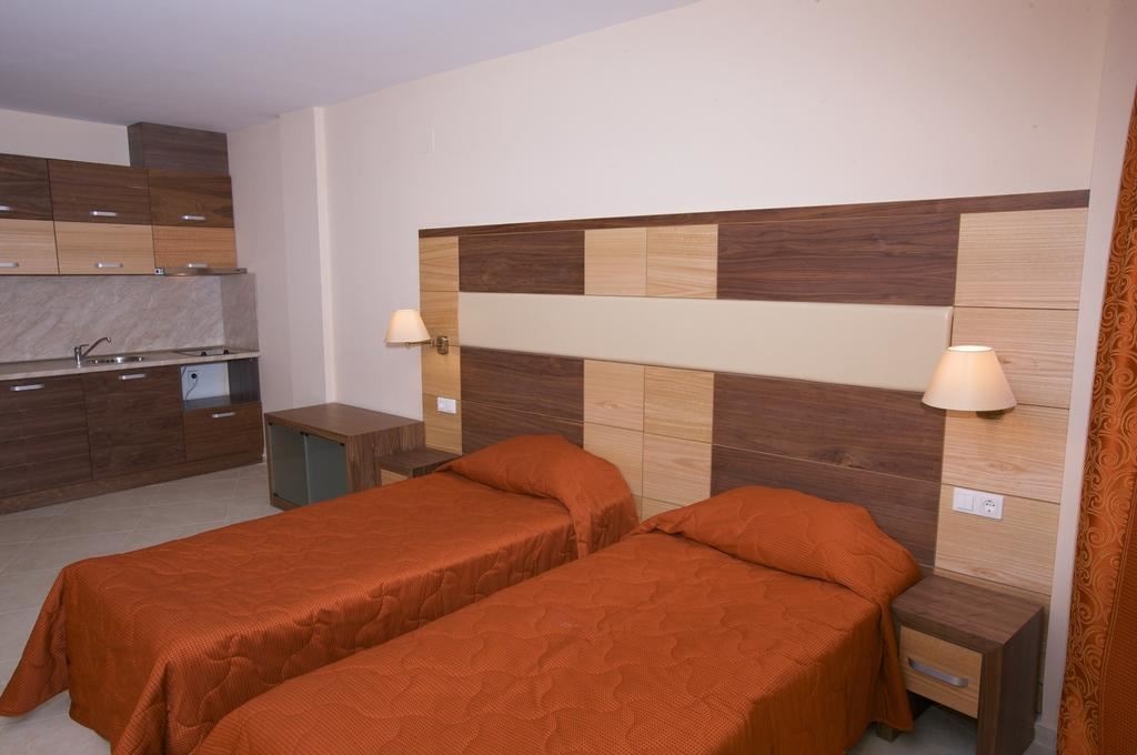 rooms-standard-studio-balcony