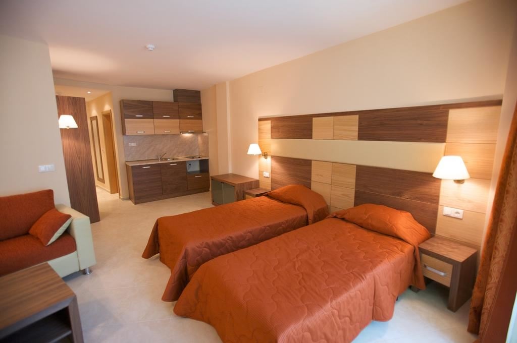 rooms-standard-studio-balcony