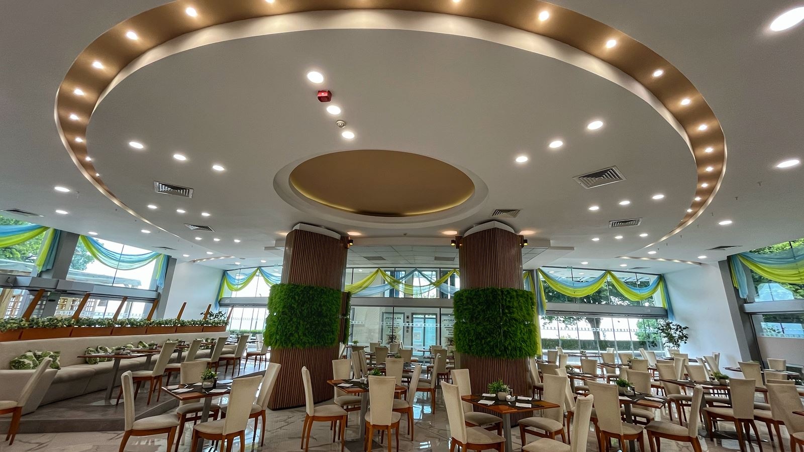 restaurants-main-restaurant-marina