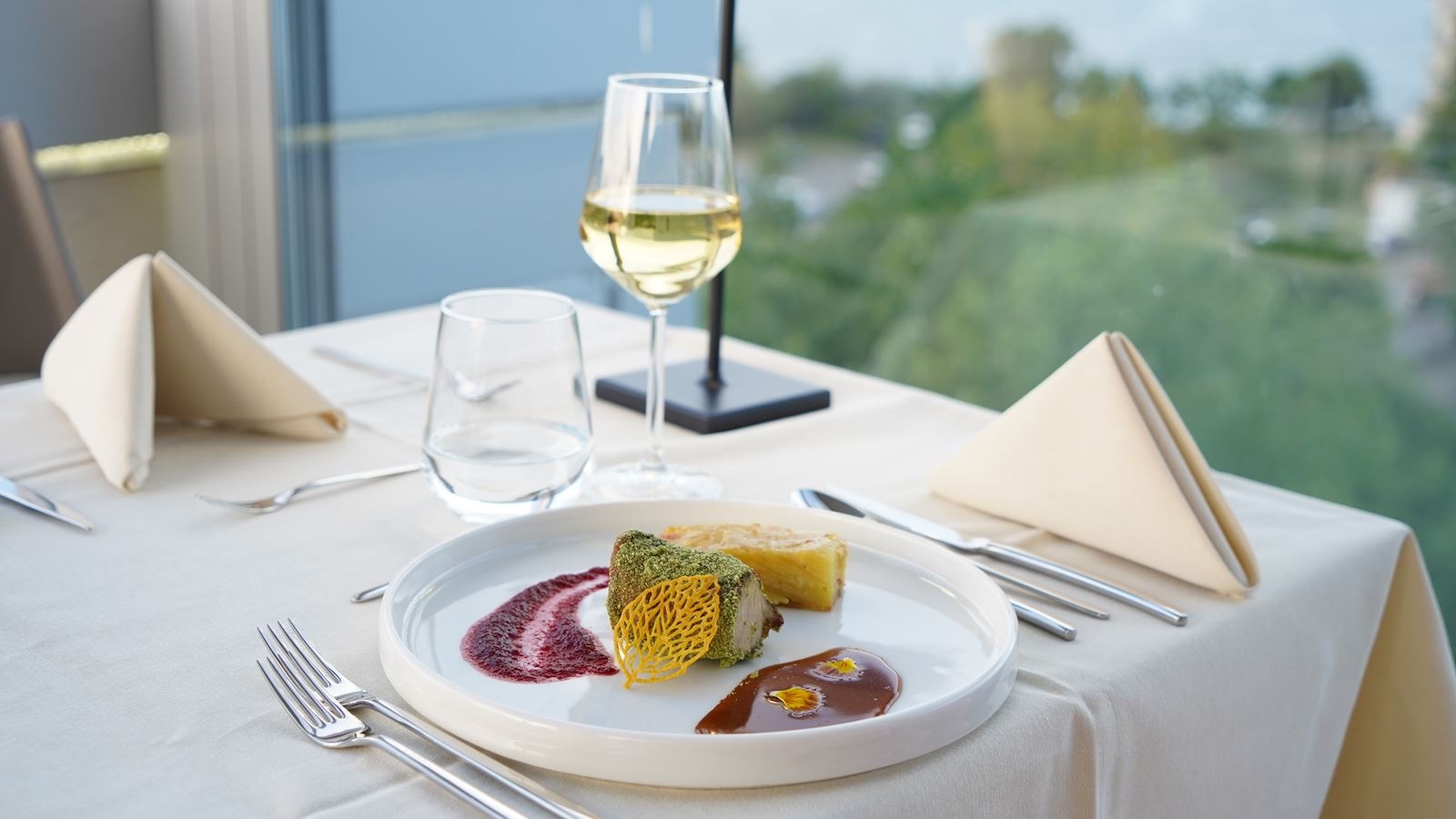 restaurants-vista-del-mar-available-from-1006--1509