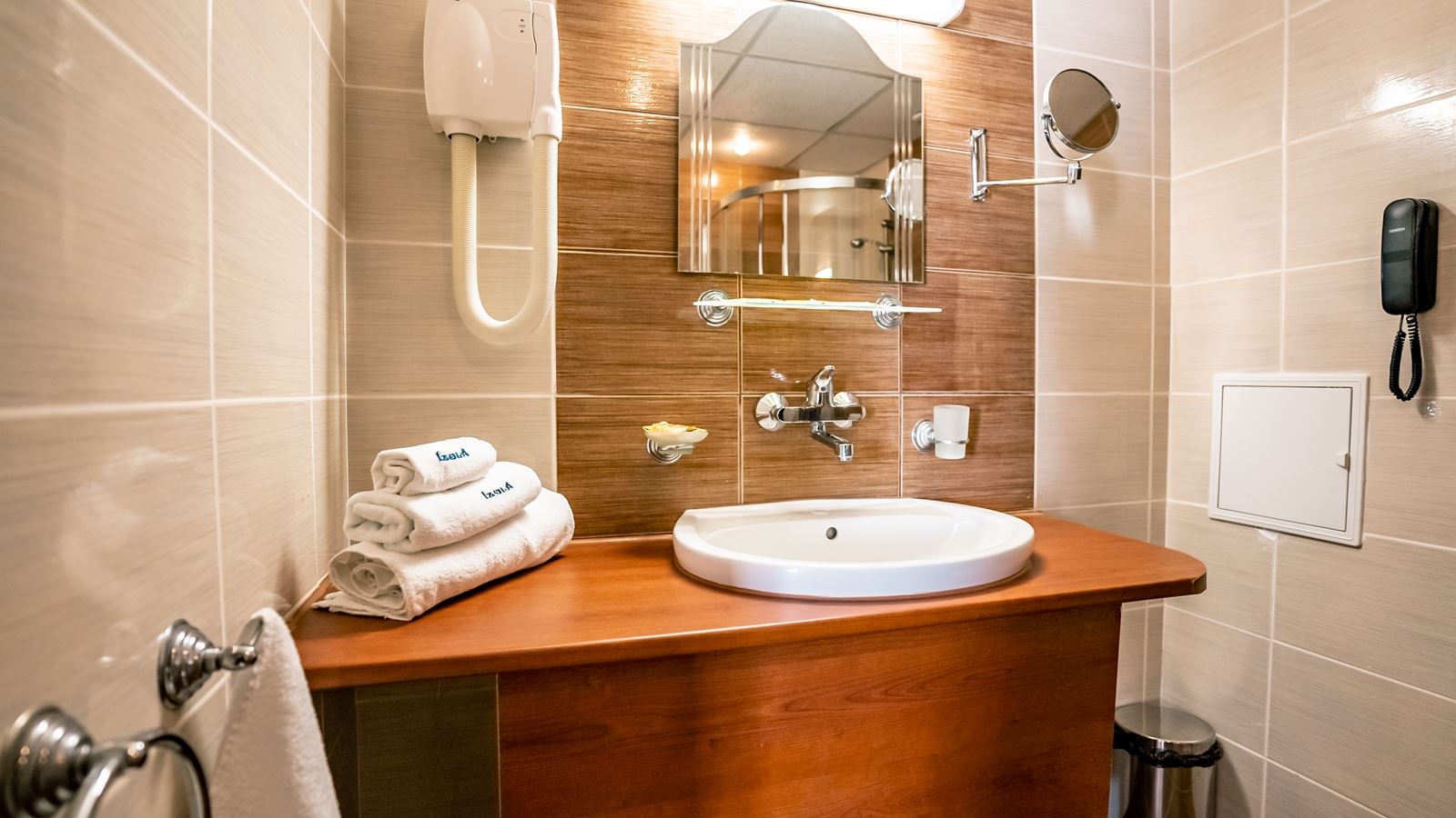 rooms-double-large-room