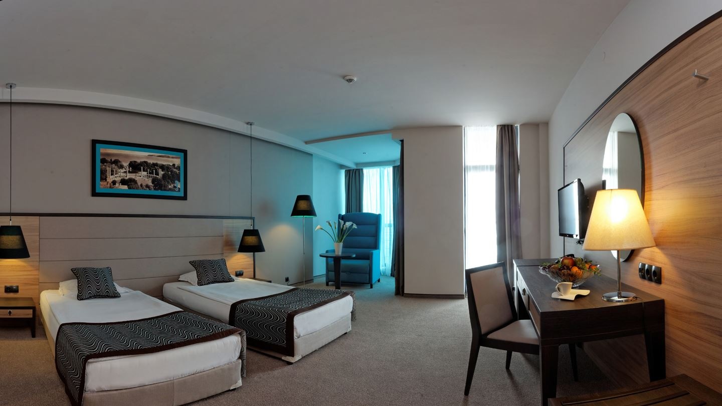 rooms-superior-room-balcony