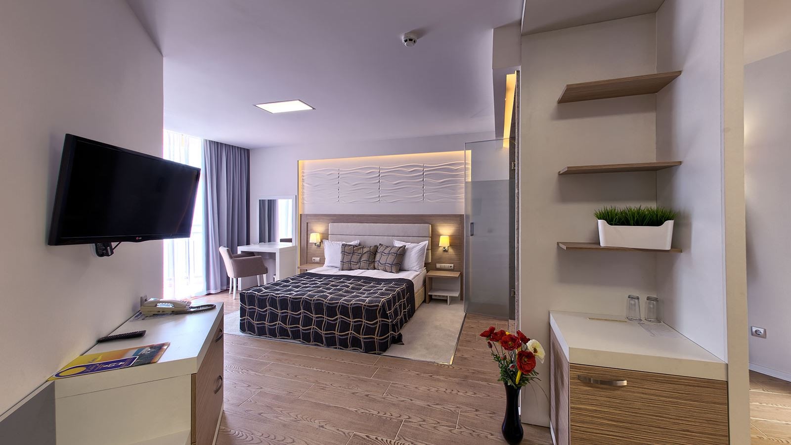 rooms-superior-room-seaview-balcony