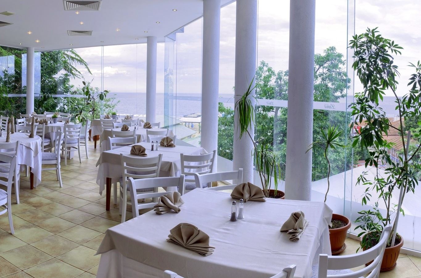 restaurants-main-restaurant