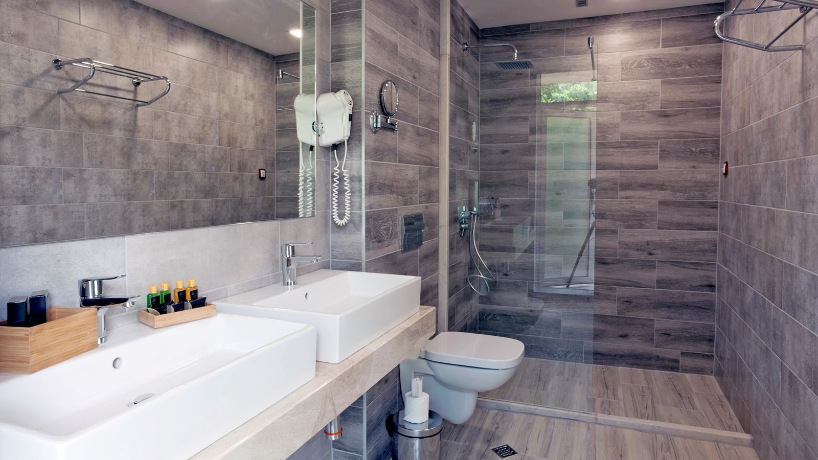 rooms-standard-apartment-balcony