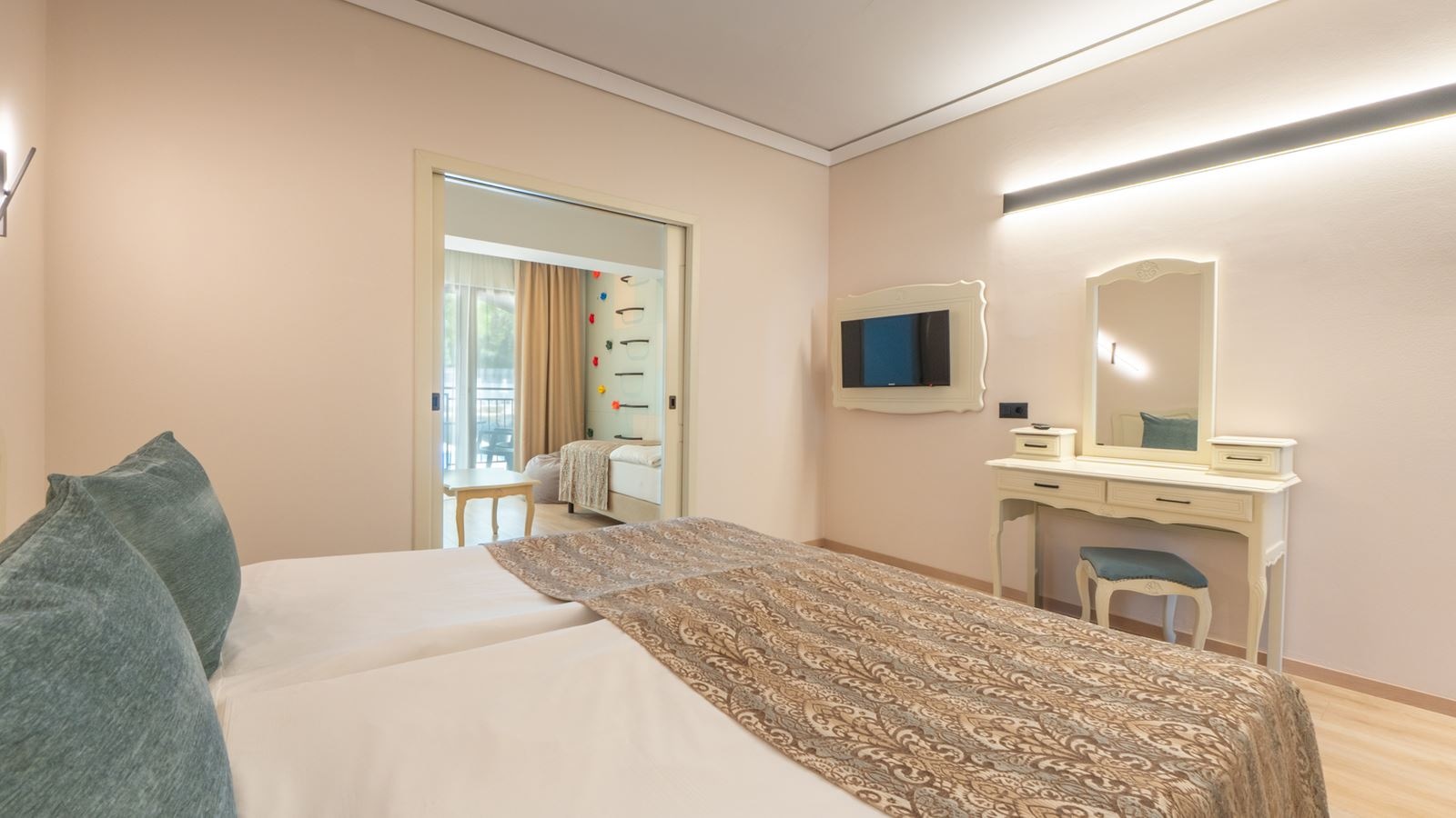 rooms-family-room