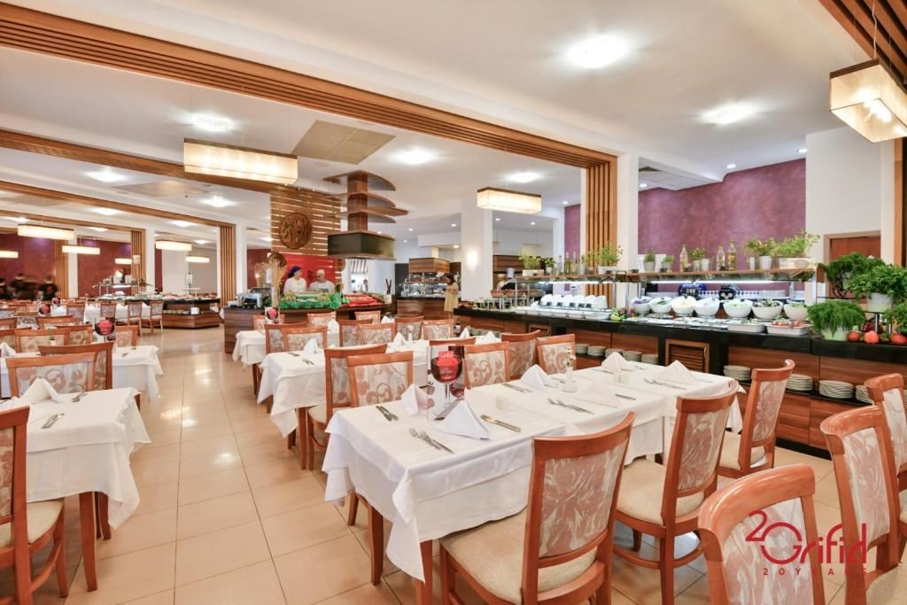 restaurants-restaurants