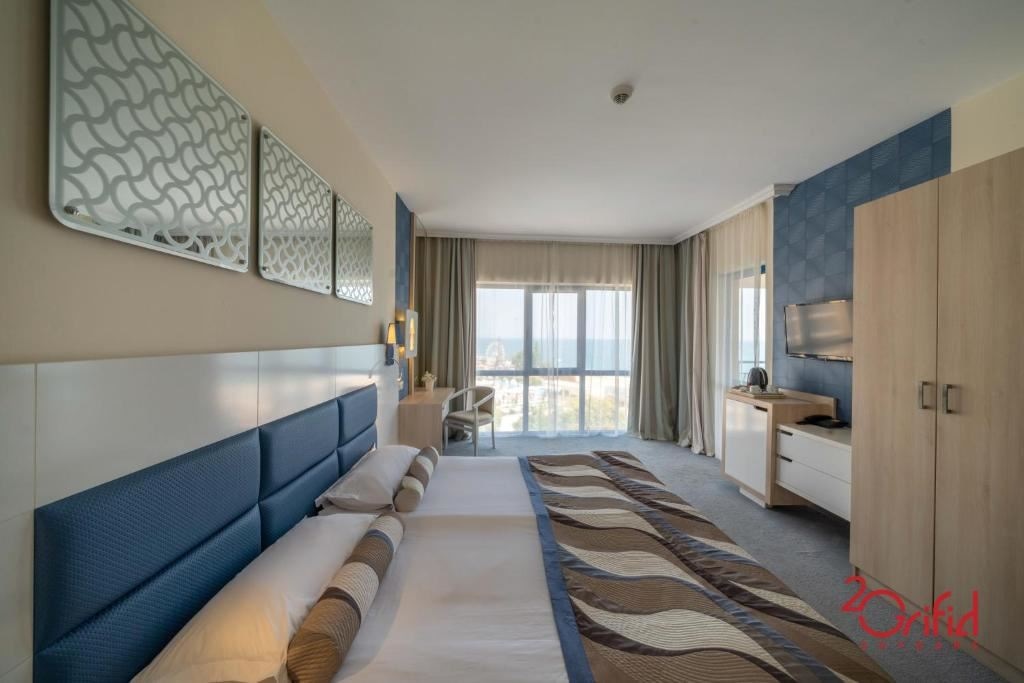 rooms-standard-family-room-sea-view-balcony