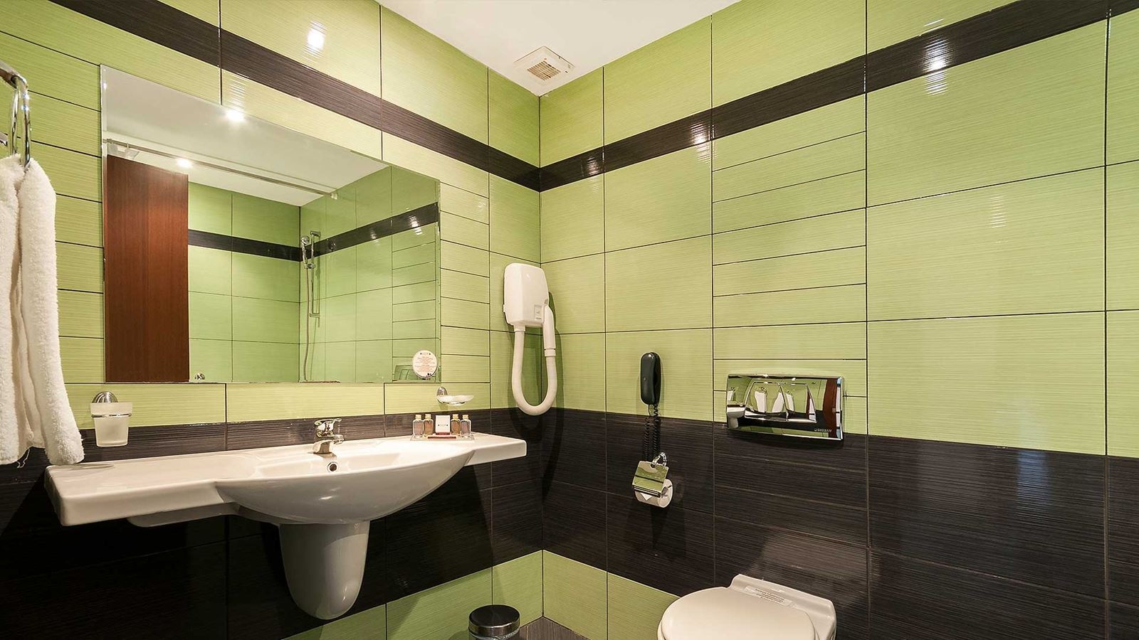 rooms-twin-standard-room-balcony