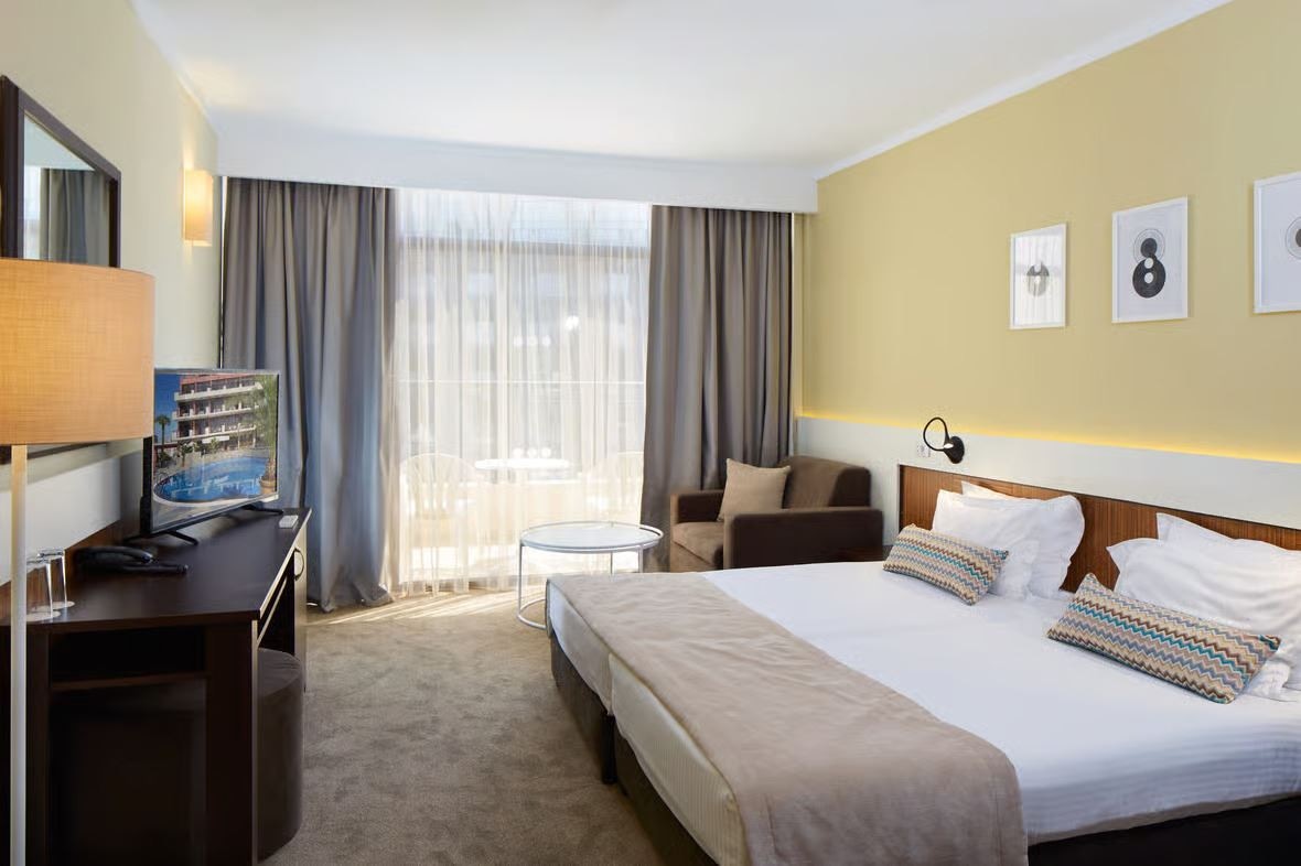 rooms-standard-studio-balcony
