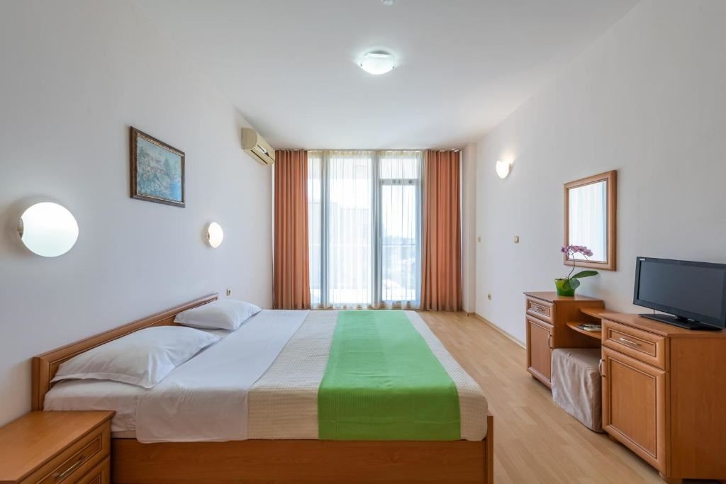 rooms-two-bedroom-apartment