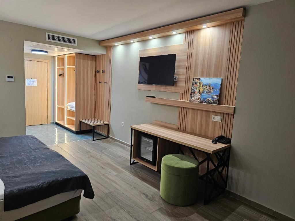 rooms-double-deluxe-room