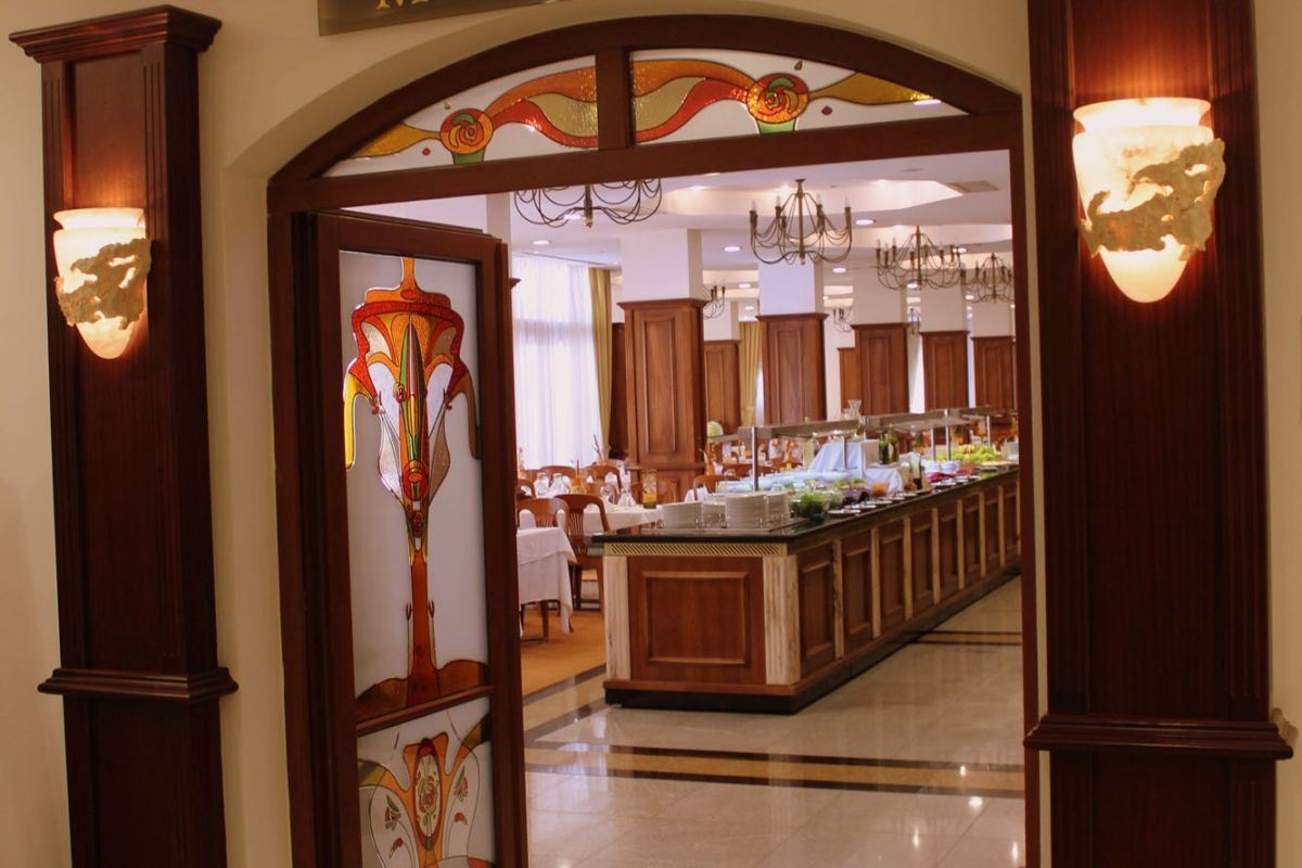 restaurants-restaurants