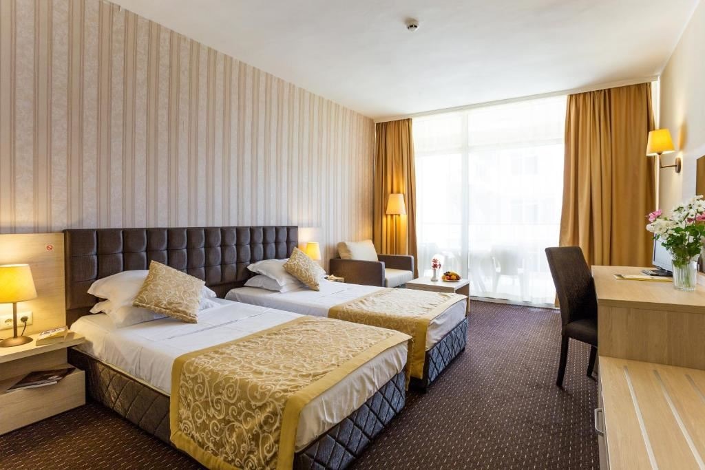 rooms-standard-penthouse-park-view