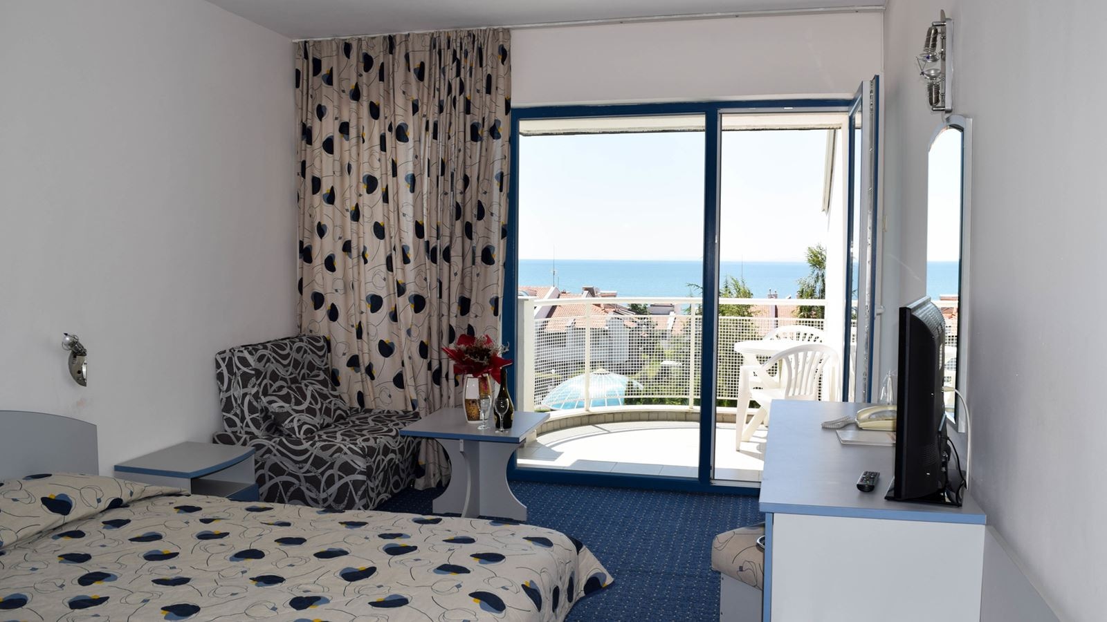 rooms-standard-room-balcony-or-terrace-economy