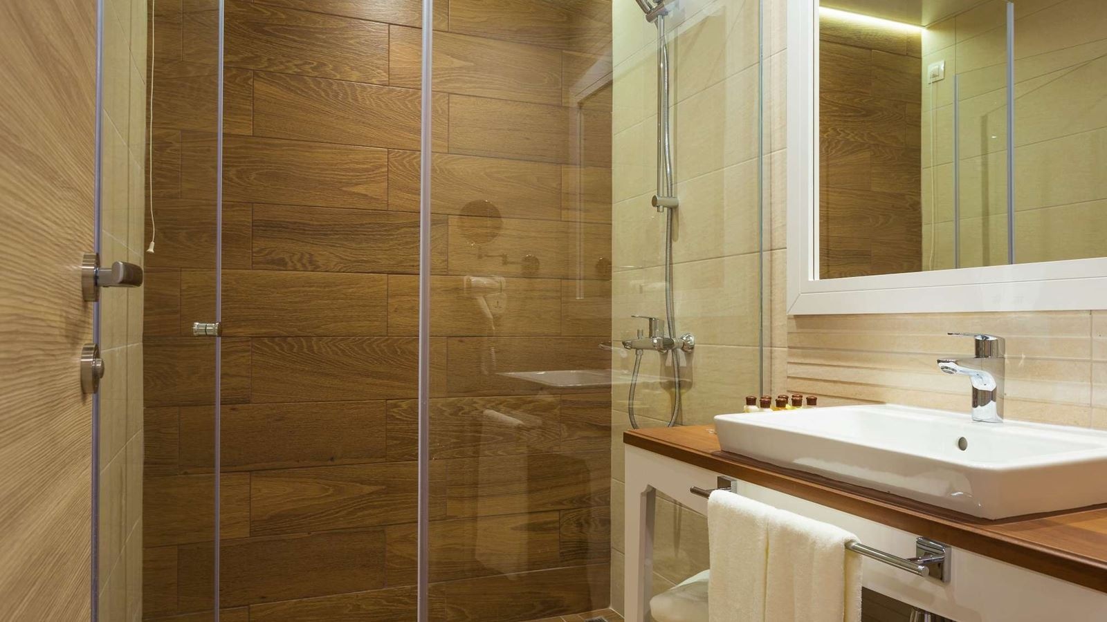 rooms-double-standard-room-side-sea-view