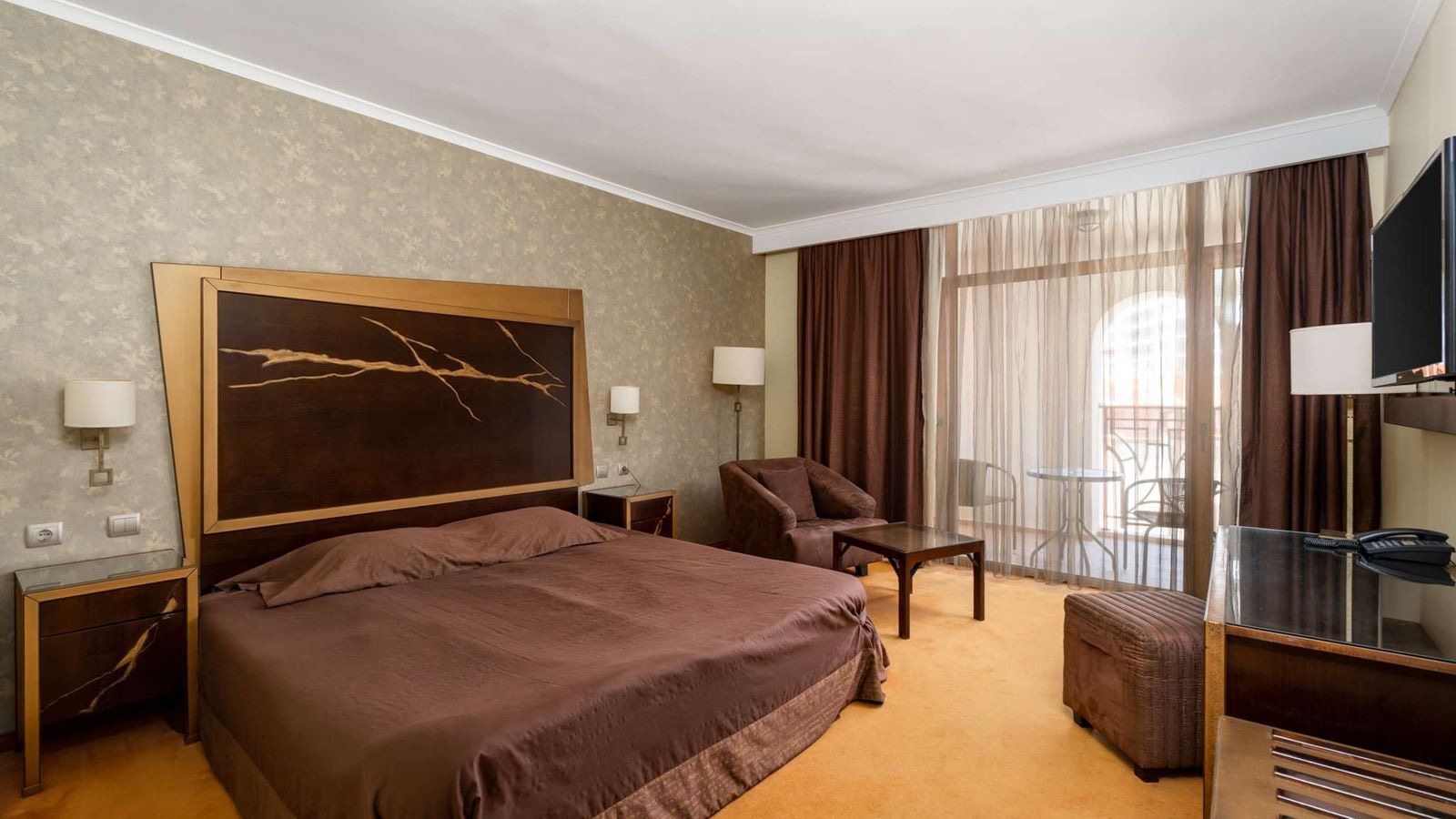rooms-double-deluxe-room