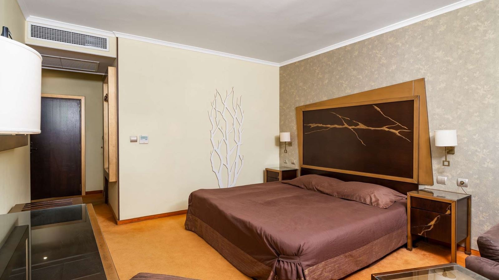 rooms-double-deluxe-room-side-sea