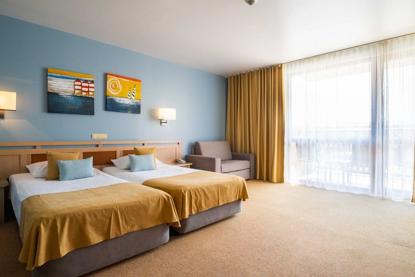 rooms-singleuse-standard-room-lateralseaview