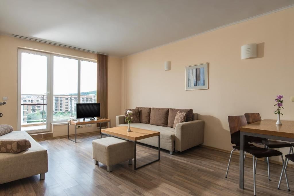 rooms-standard-apartment-mountainview-balcony-or-terrace