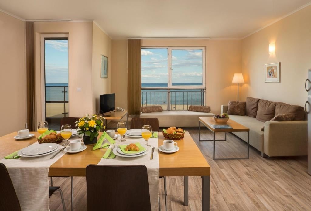 rooms-3-bedroom-standard-apartment-seaview-balcony-or-terrace