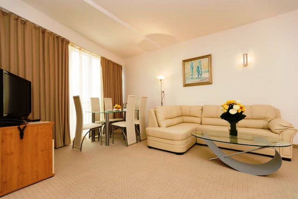 rooms-two-bedroom-suite-sea-view