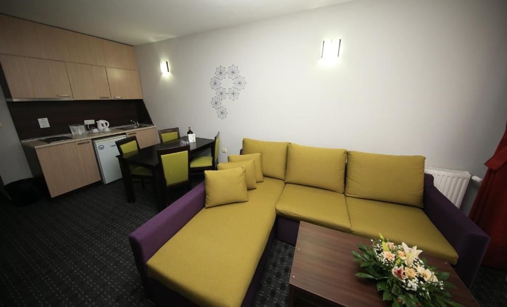 rooms-2-bedroom-standard-apartment