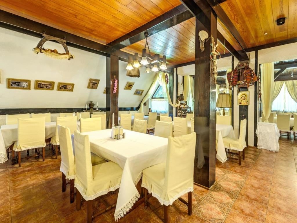 restaurants-restaurant