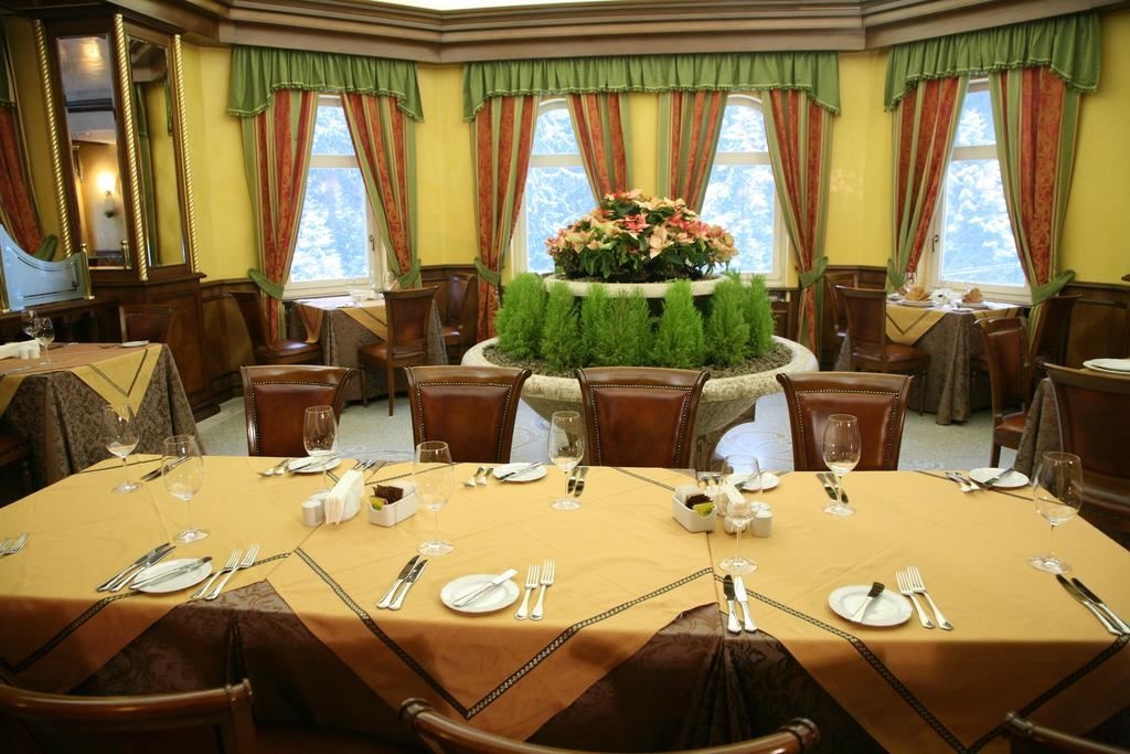 restaurants-restaurants