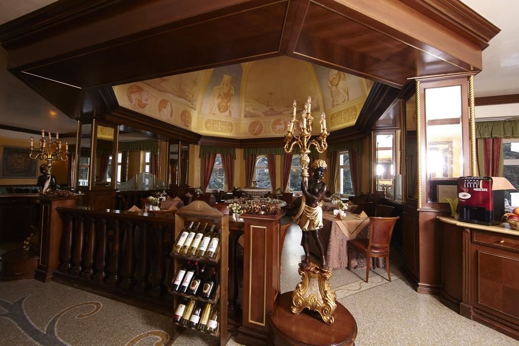 restaurants-restaurants