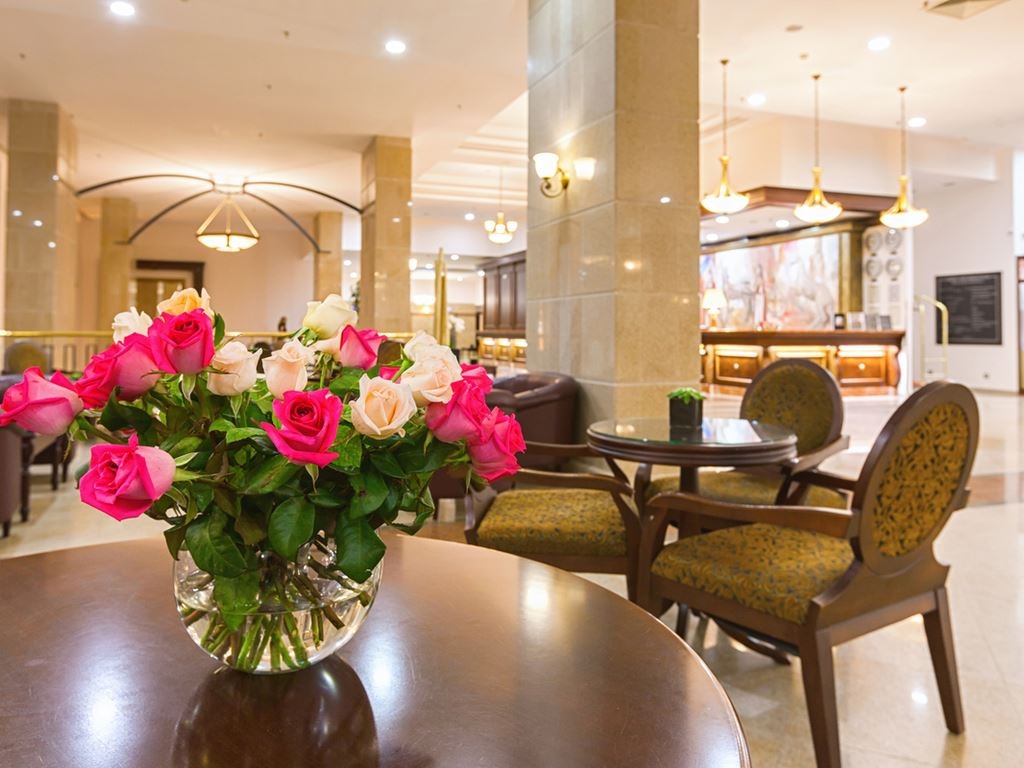 bars-café-roma-lobby--bar